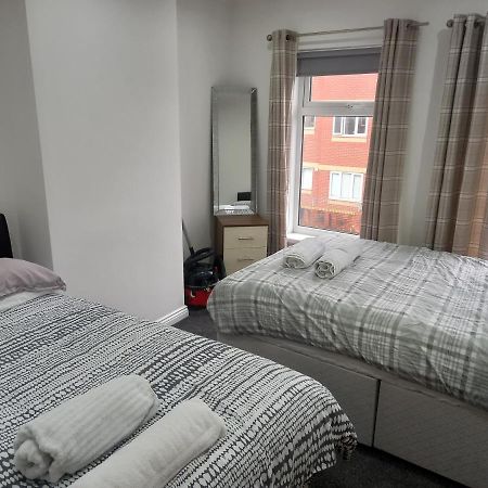 Apartment With Roof Terrace Close To City Centre Cardiff Eksteriør bilde