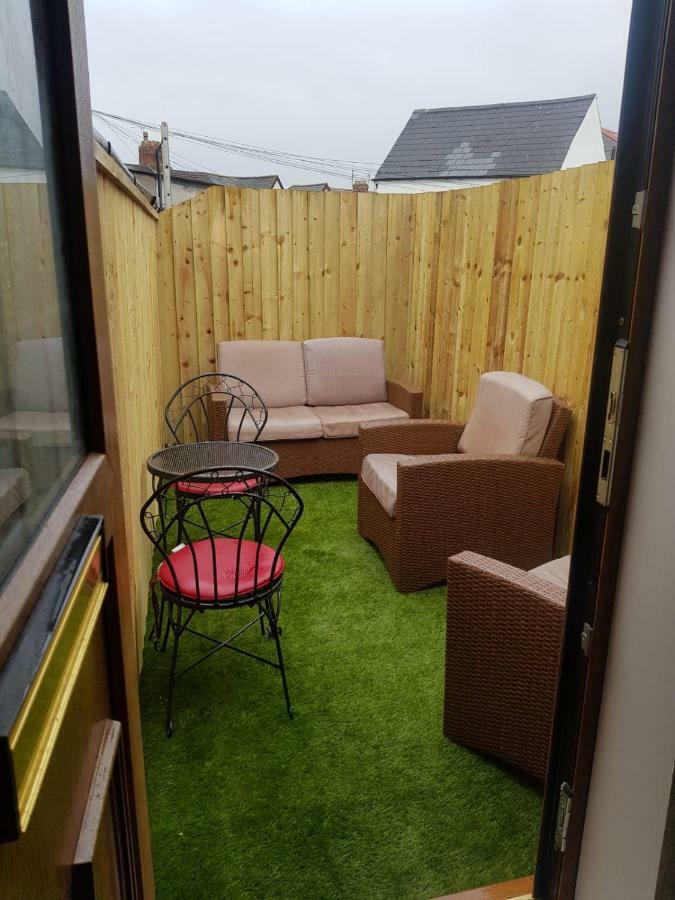 Apartment With Roof Terrace Close To City Centre Cardiff Eksteriør bilde